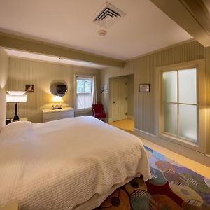 Standard Deluxe King Room
